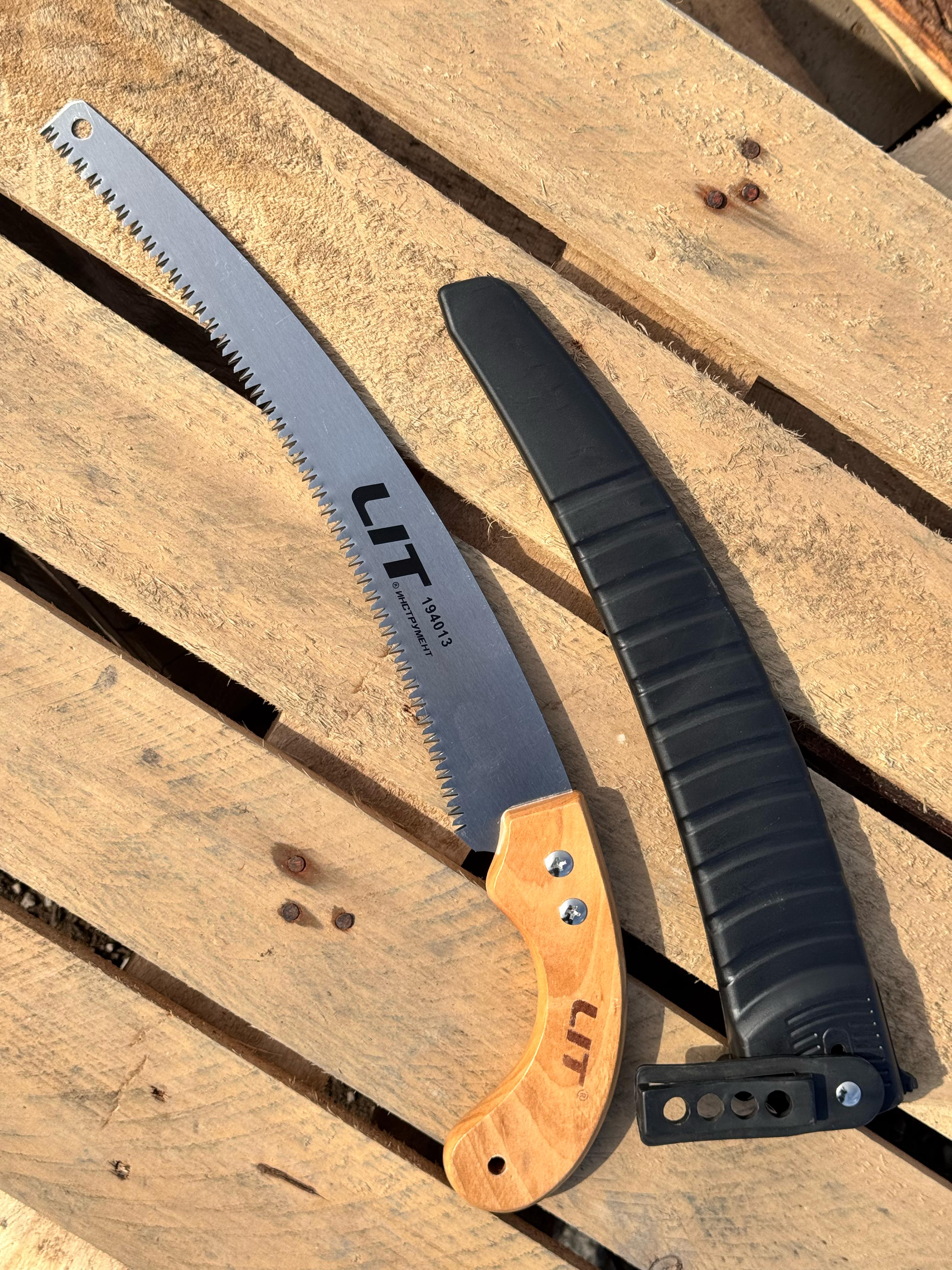 Ножовка садовая LIT с дерев.ручкой в чехле LIT-194013 (1х6)(1х72) |*