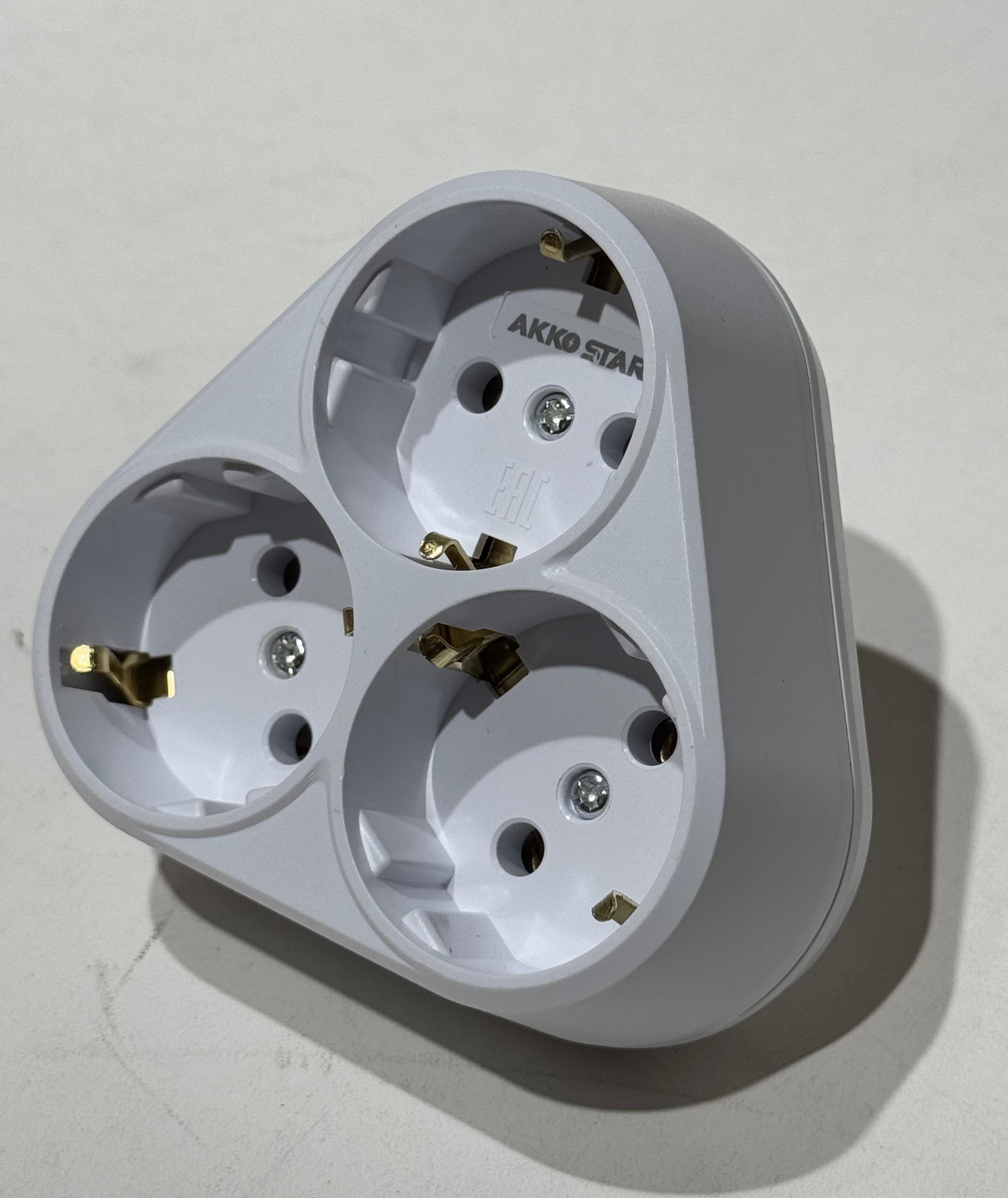 Тройник AKKO STAR Белый Триугольный (1х100)