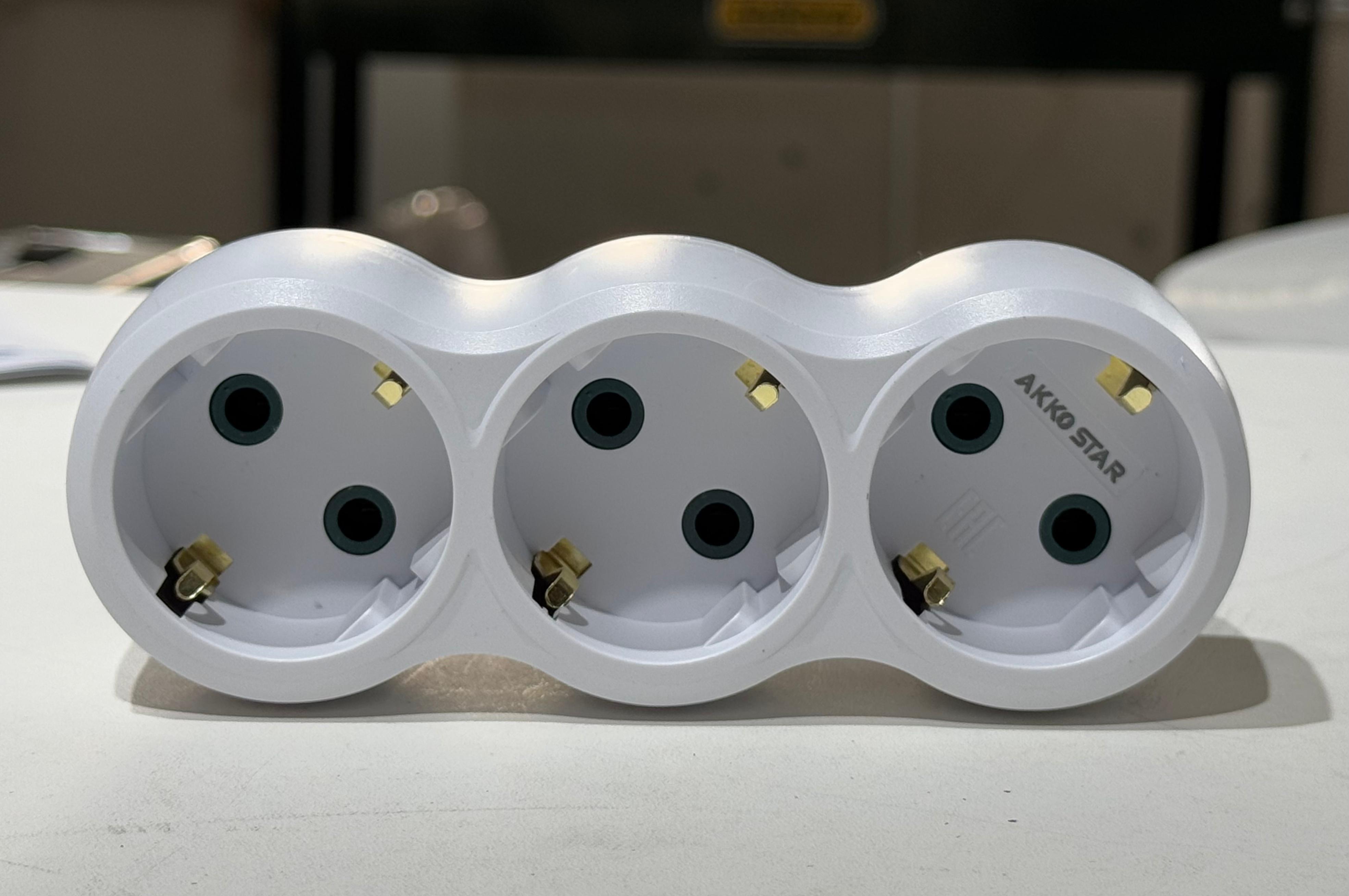 Тройник AKKO STAR Прямой с заземлением 16А (1х100)